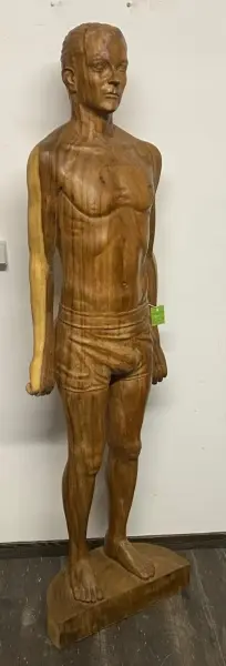 Artikelbild 4 des Artikels “Unikat: Stehender Mann – lebensgroßes Kunstobjekt aus Suarholz “